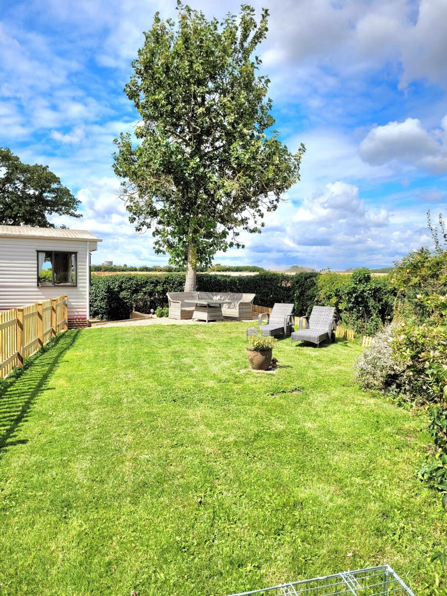 Badgers Rest Loddon Holiday home *
